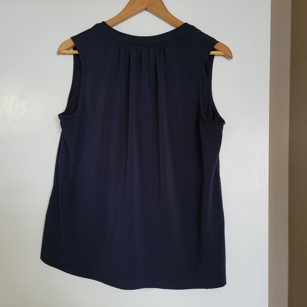 H&M Top - Picture 2 of 7